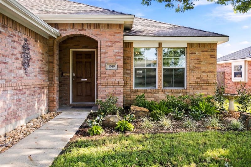 1709 White Mountain Way, Princeton TX 75407 - Photo 2