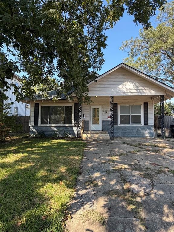 619 W Owing Street, Denison TX 75020 - Photo 2