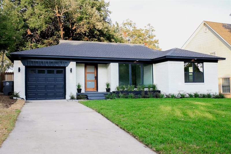 816 Kirkwood Drive, Dallas TX 75218 - Photo 2