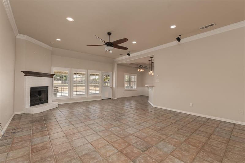 1198 E Oaklawn Drive, Talty TX 75160 - Photo 6