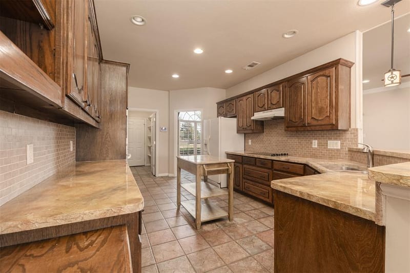 1198 E Oaklawn Drive, Talty TX 75160 - Photo 8