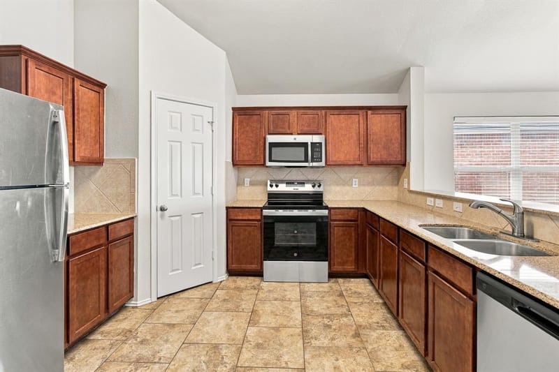12516 Patnoe Drive, Fort Worth TX 76028 - Photo 8
