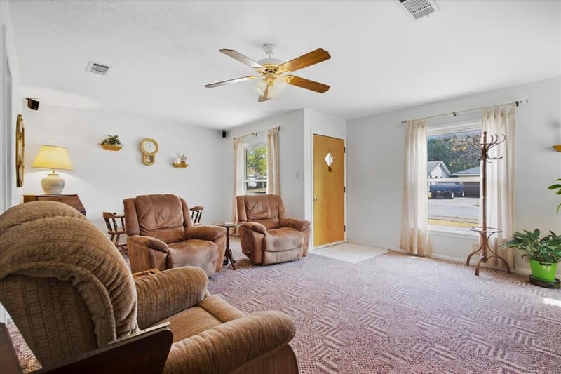 3513 Meadow Oaks Drive, Haltom City TX 76117 - Photo 7