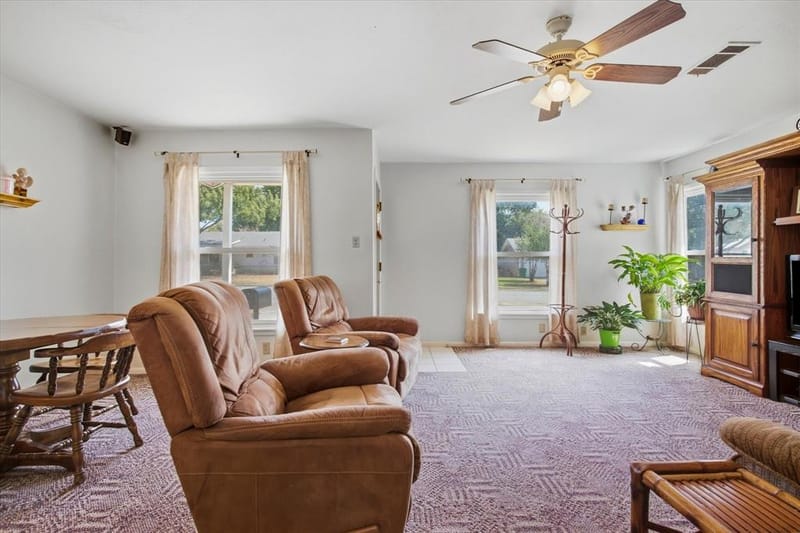3513 Meadow Oaks Drive, Haltom City TX 76117 - Photo 9