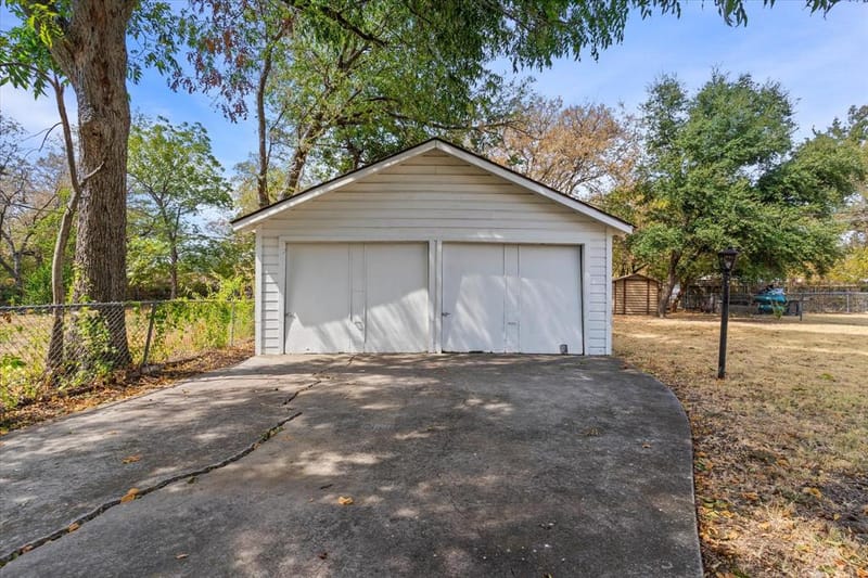 3513 Meadow Oaks Drive, Haltom City TX 76117 - Photo 30
