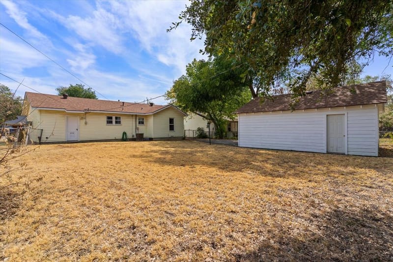 3513 Meadow Oaks Drive, Haltom City TX 76117 - Photo 33