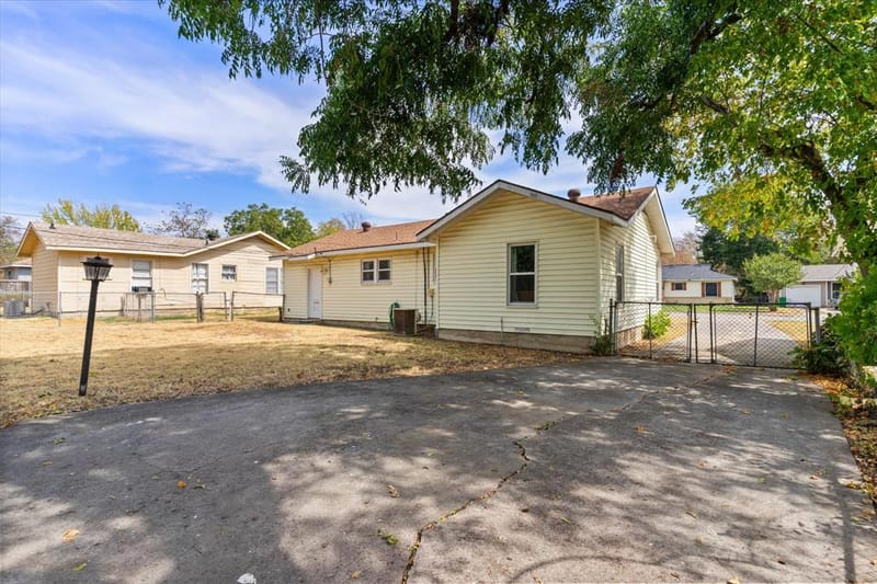 3513 Meadow Oaks Drive, Haltom City TX 76117 - Photo 31
