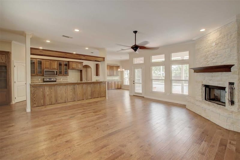 107 Heritage Place, Glen Rose TX 76043 - Photo 4