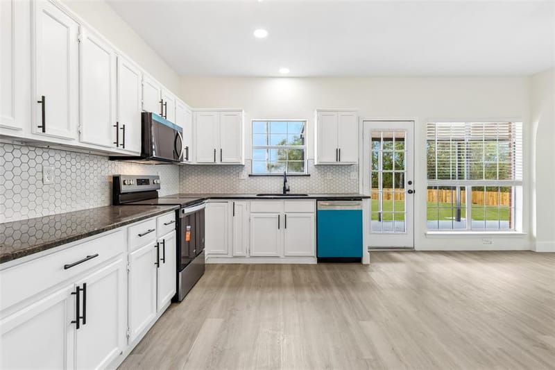 7108 Cadillac Boulevard, Arlington TX 76016 - Photo 13