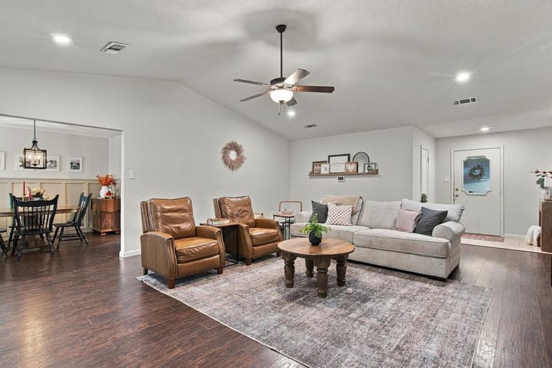 6832 Lyndale Drive, Watauga TX 76148 - Photo 9