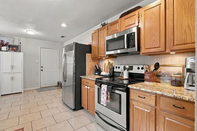 6832 Lyndale Drive, Watauga TX 76148 - Photo 14