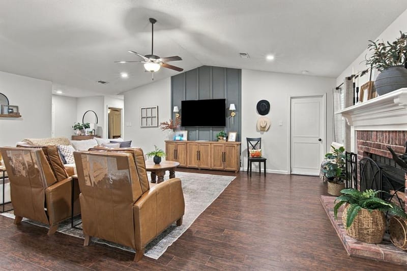 6832 Lyndale Drive, Watauga TX 76148 - Photo 8