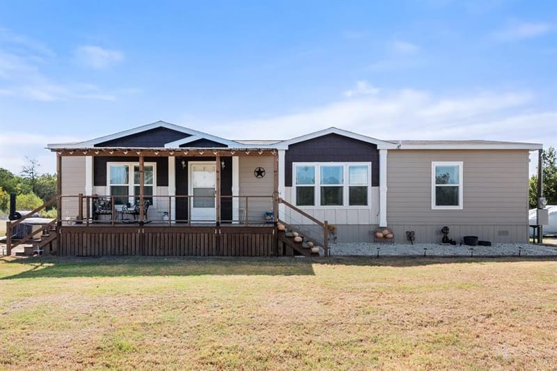 822 SE County Road 3100, Corsicana TX 75109