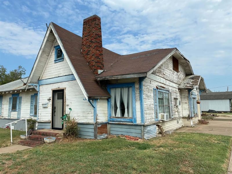 315 Martin Luther King Jr Street, Mineral Wells TX 76067 - Photo 3
