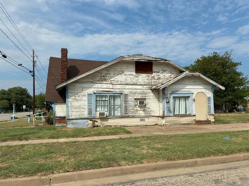 315 Martin Luther King Jr Street, Mineral Wells TX 76067 - Photo 4