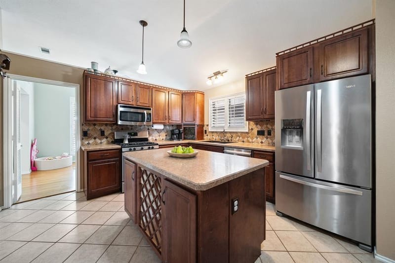 1633 Crosshaven Drive, Lewisville TX 75077 - Photo 7