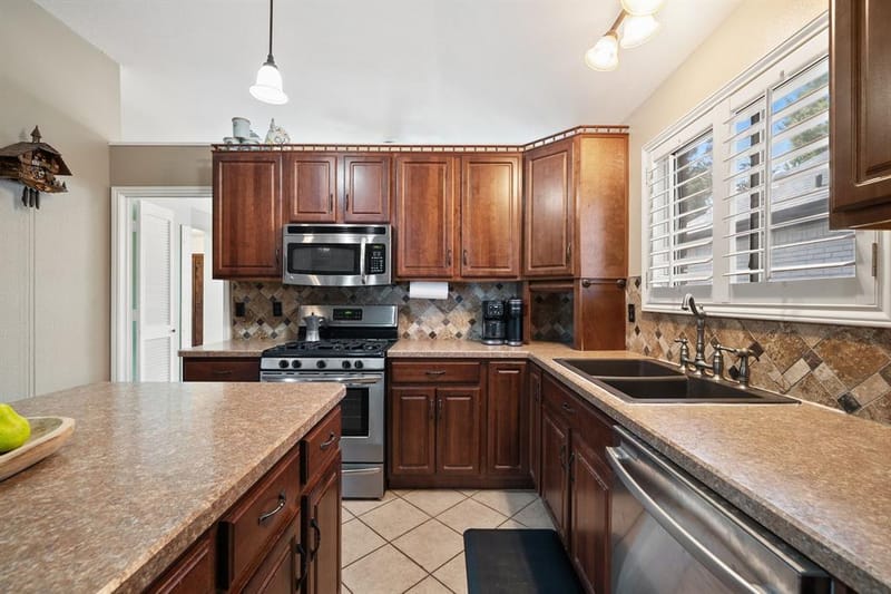 1633 Crosshaven Drive, Lewisville TX 75077 - Photo 8