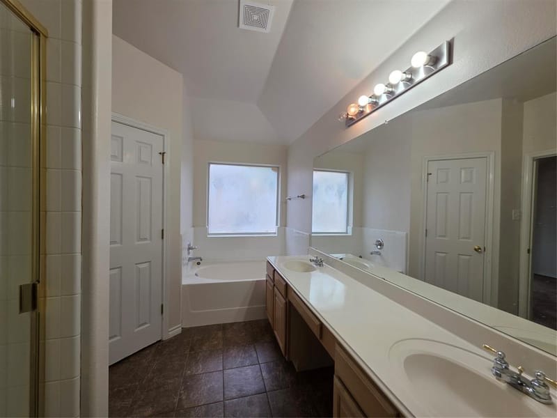 601 Crestview Court, Saginaw TX 76179 - Photo 22