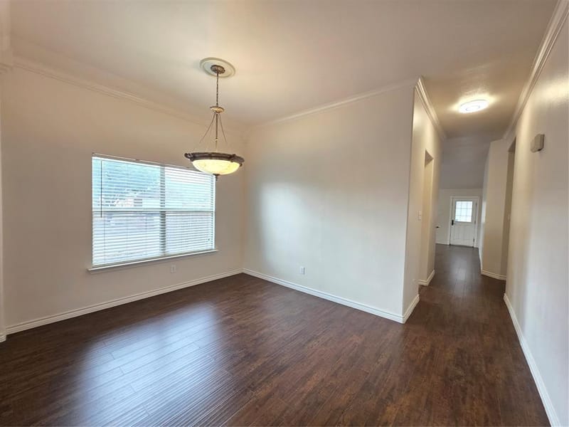 601 Crestview Court, Saginaw TX 76179 - Photo 9