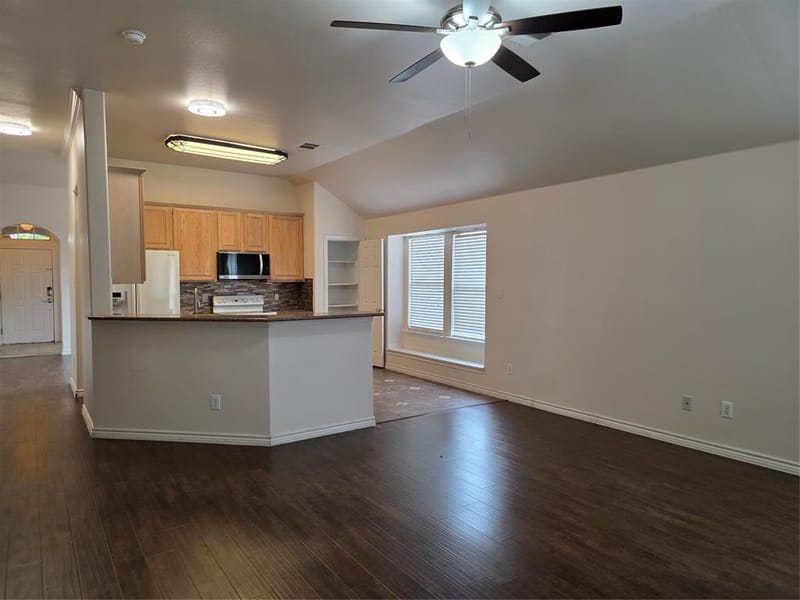 601 Crestview Court, Saginaw TX 76179 - Photo 11