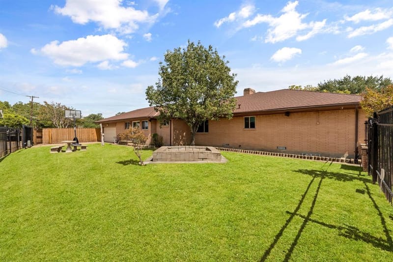 1433 W Red Bird Lane, Dallas TX 75232 - Photo 34