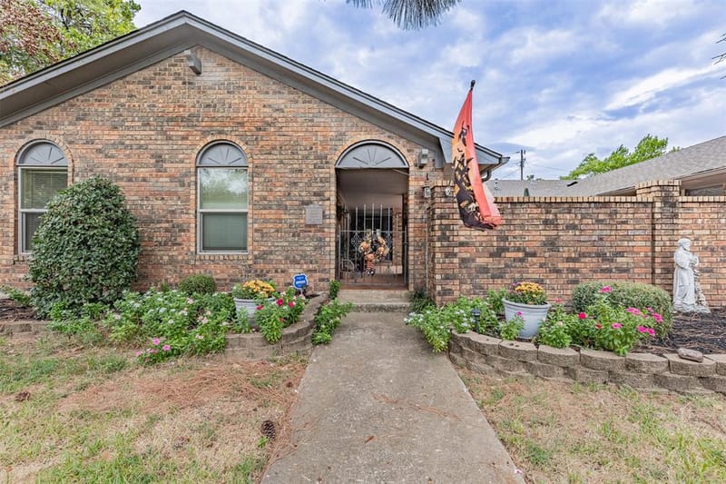 2702 Tracey Street, Denison TX 75020 - Photo 4