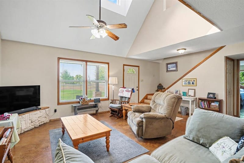 7445 County Road 305, Grandview TX 76050 - Photo 2