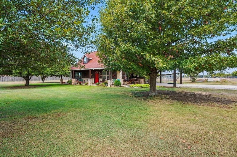 7445 County Road 305, Grandview TX 76050 - Photo 7