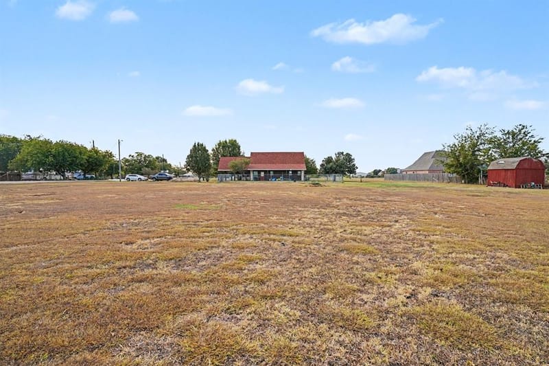 7445 County Road 305, Grandview TX 76050 - Photo 30