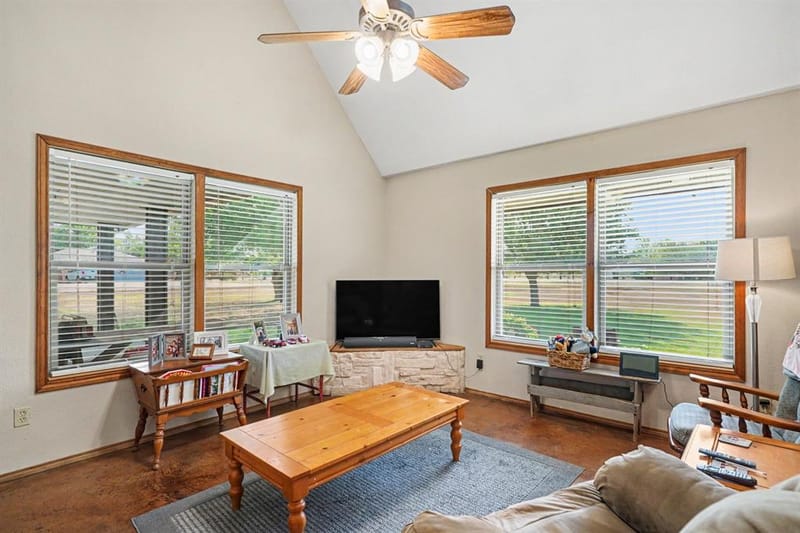 7445 County Road 305, Grandview TX 76050 - Photo 10