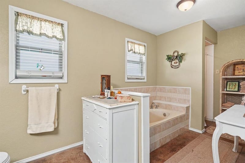 7445 County Road 305, Grandview TX 76050 - Photo 18