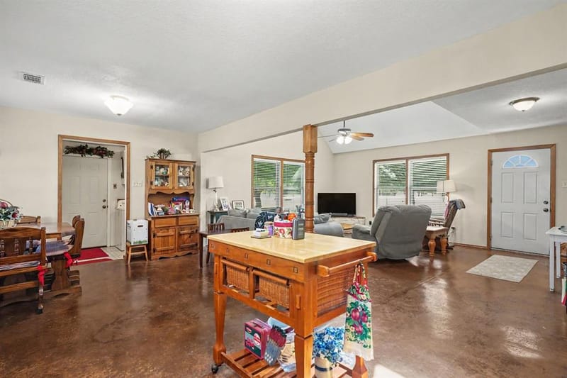 7445 County Road 305, Grandview TX 76050 - Photo 15