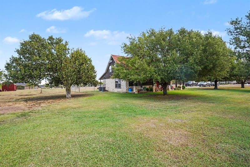 7445 County Road 305, Grandview TX 76050 - Photo 8