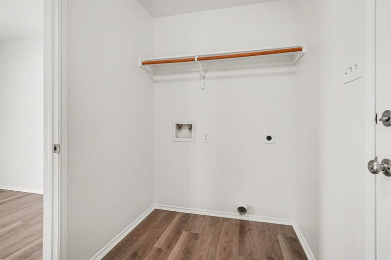 937 Iona Drive, Fort Worth TX 76120 - Photo 5
