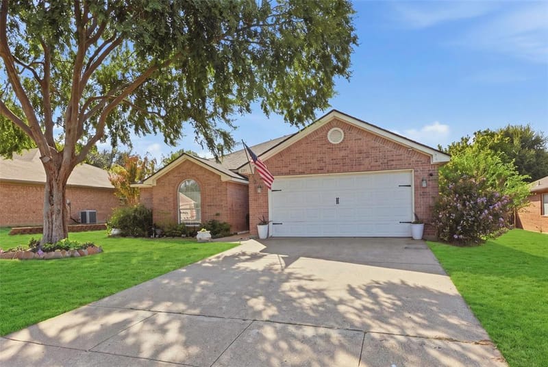 221 Whitestone Way, Weatherford TX 76085 - Photo 2