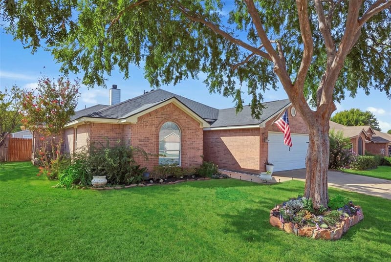 221 Whitestone Way, Weatherford TX 76085 - Photo 3