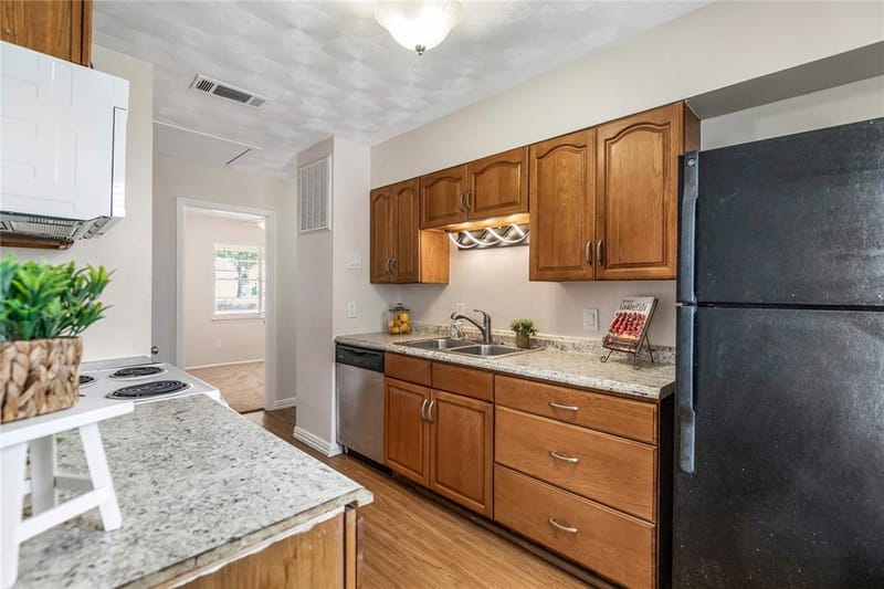 517 Aransas Drive, Euless TX 76039 - Photo 8