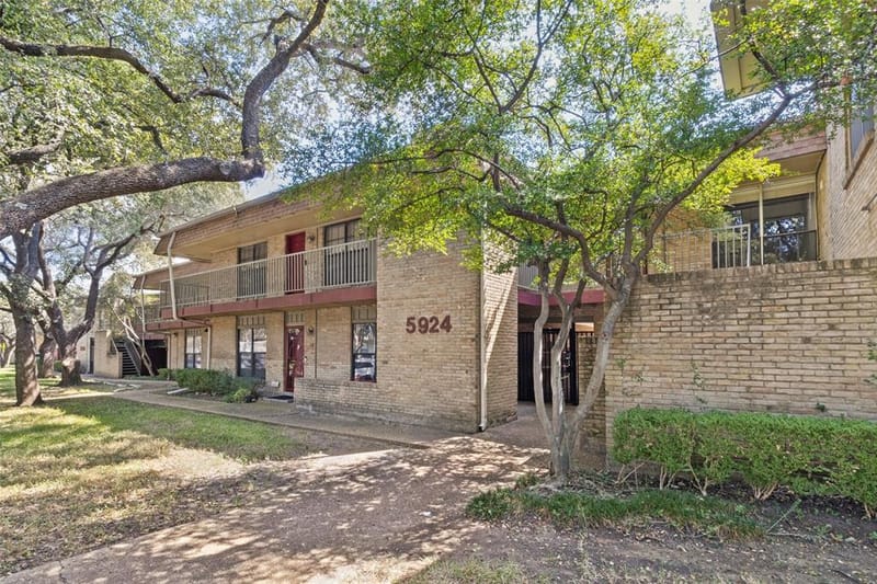 5924 Birchbrook Drive # 203, Dallas TX 75206