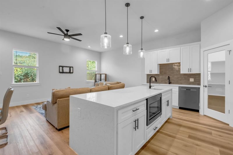 2731 Maurine F. Bailey Way, Dallas TX 75215 - Photo 11