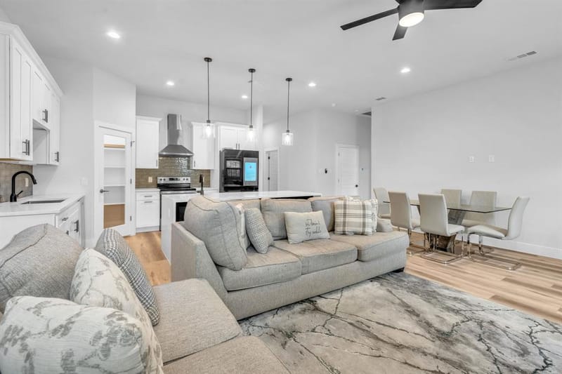 2731 Maurine F. Bailey Way, Dallas TX 75215 - Photo 19