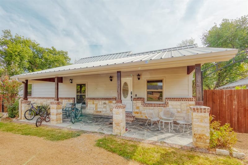 411 S Prairie Street, Pilot Point TX 76258