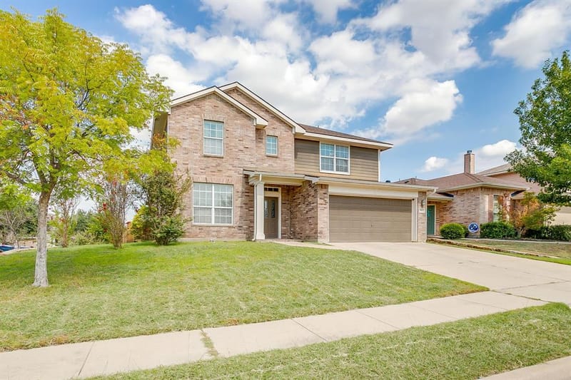 3601 Hudgins Ranch Road, Fort Worth TX 76262 - Photo 3