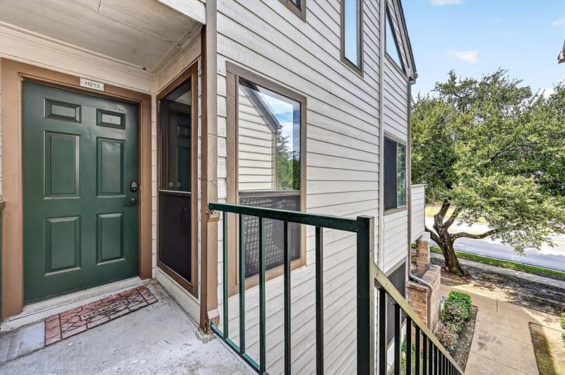 2311 Balsam Drive # H213, Arlington TX 76006 - Photo 3