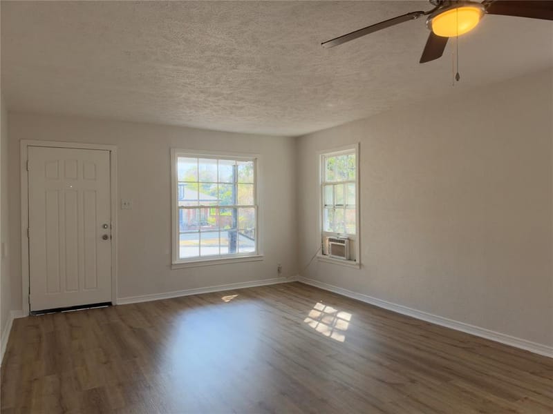 2913 Avenue A, Fort Worth TX 76105 - Photo 6