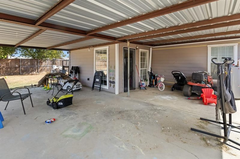 401 E Davis Avenue, Alvarado TX 76009 - Photo 13