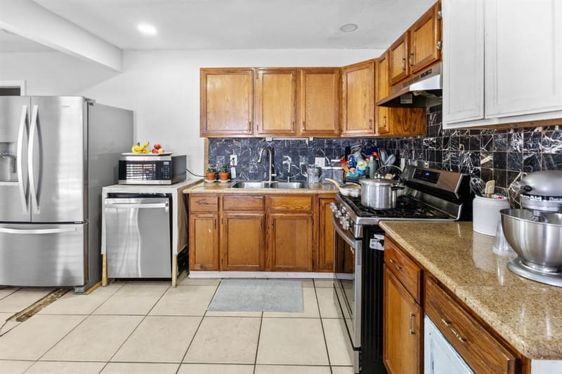 401 E Davis Avenue, Alvarado TX 76009 - Photo 12