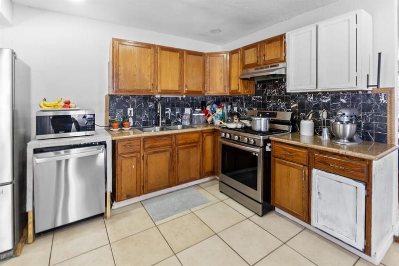 401 E Davis Avenue, Alvarado TX 76009 - Photo 11