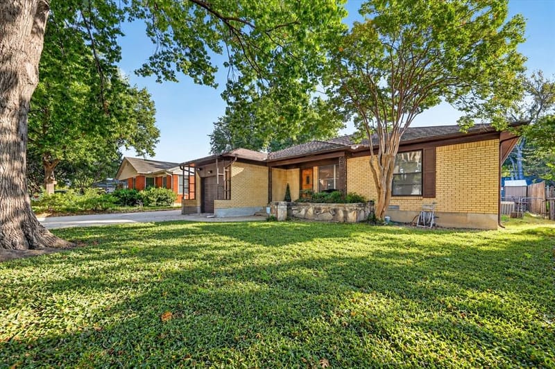 11630 Tuscany Way, Dallas TX 75218 - Photo 2