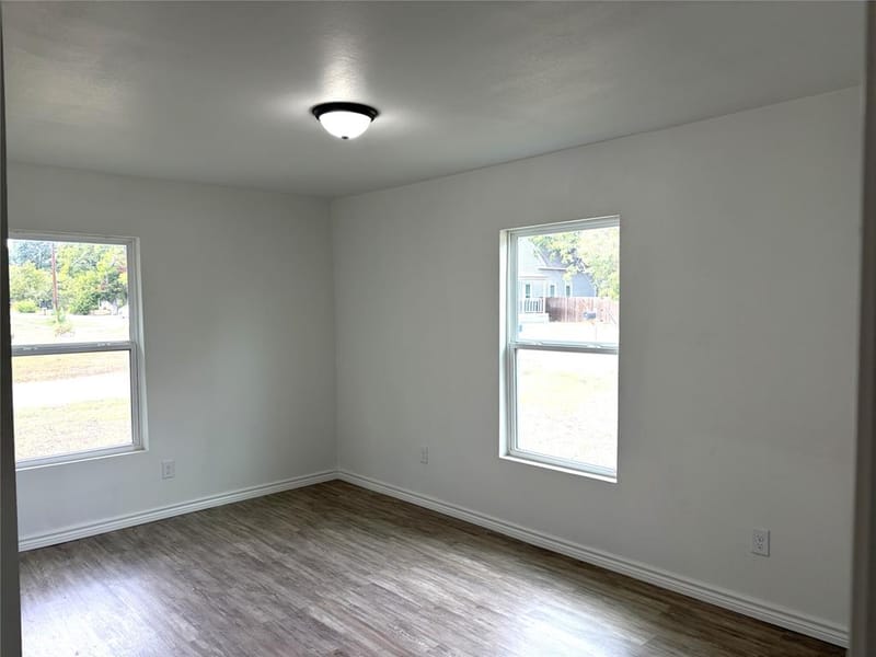 600 Scurlock Street, Grandview TX 76050 - Photo 9