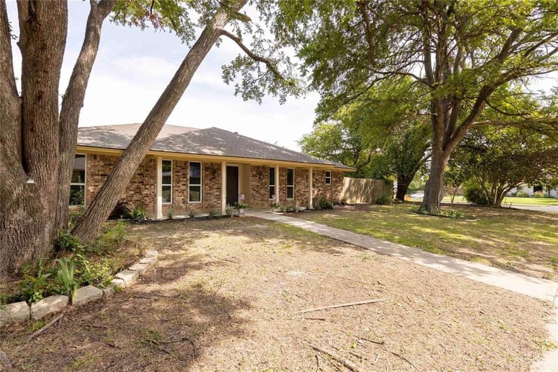 2705 Chadwick Drive, Plano TX 75075 - Photo 2